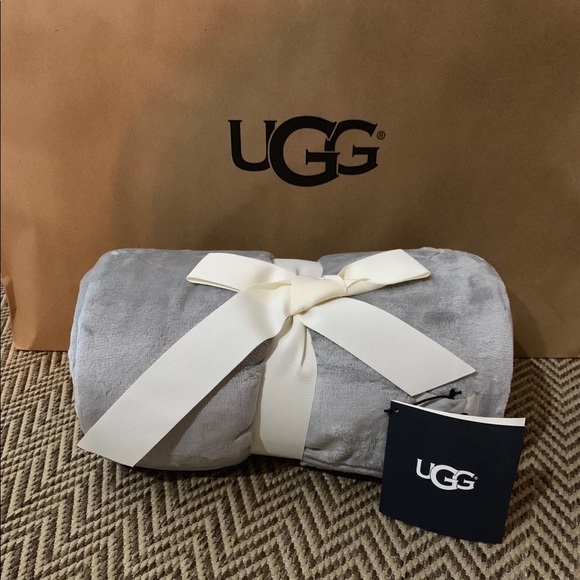 UGG Other - NWT UGG Throw blanket